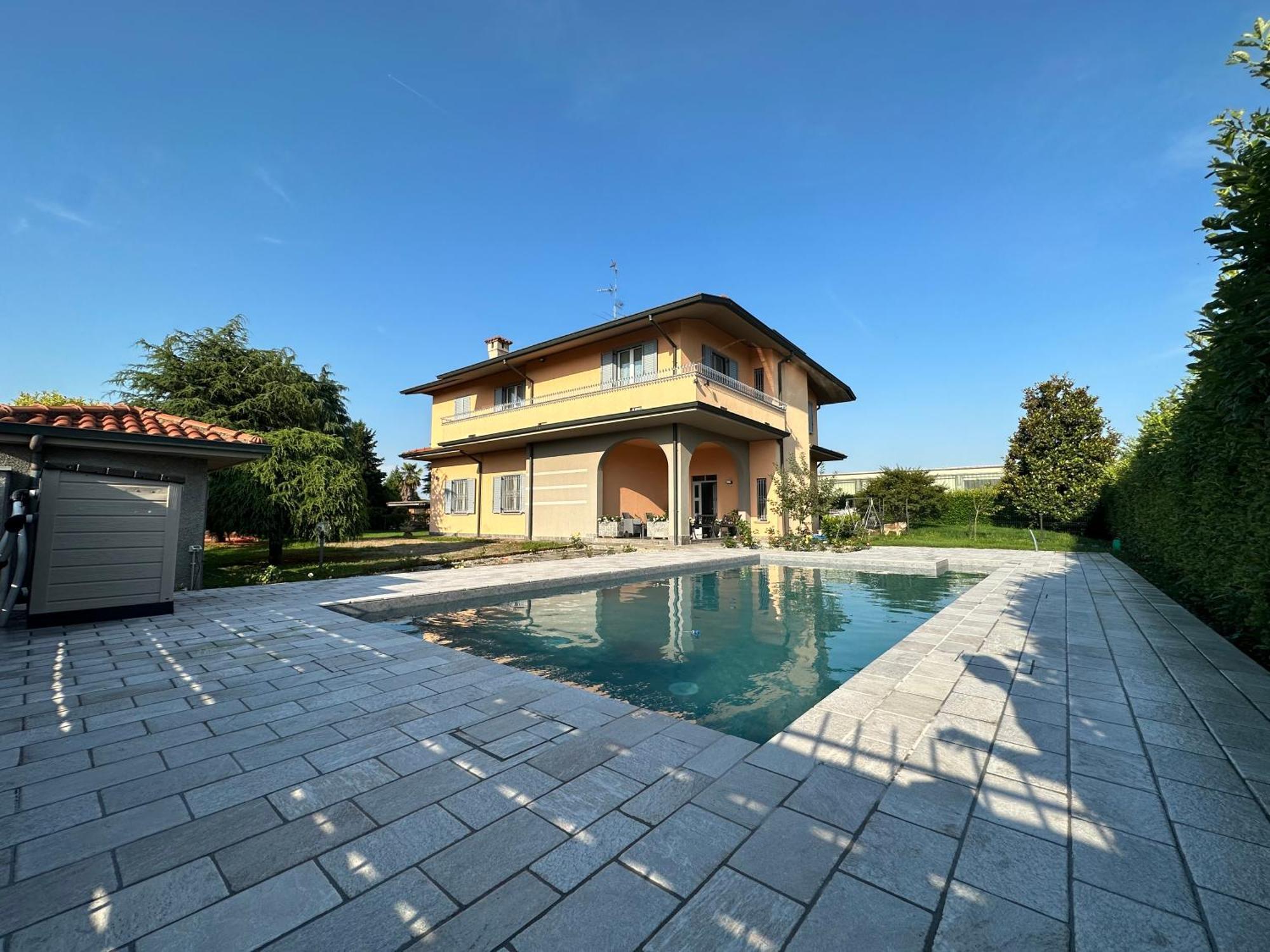 Villa 2 Cassano dʼAdda Dış mekan fotoğraf